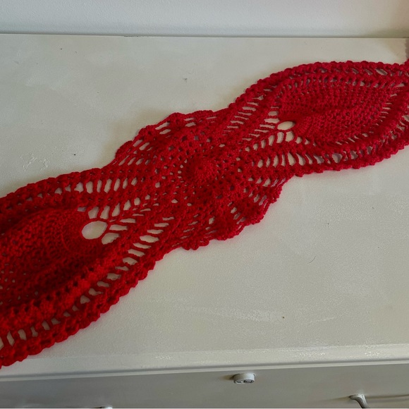 Table Runner - Picture 4 of 4